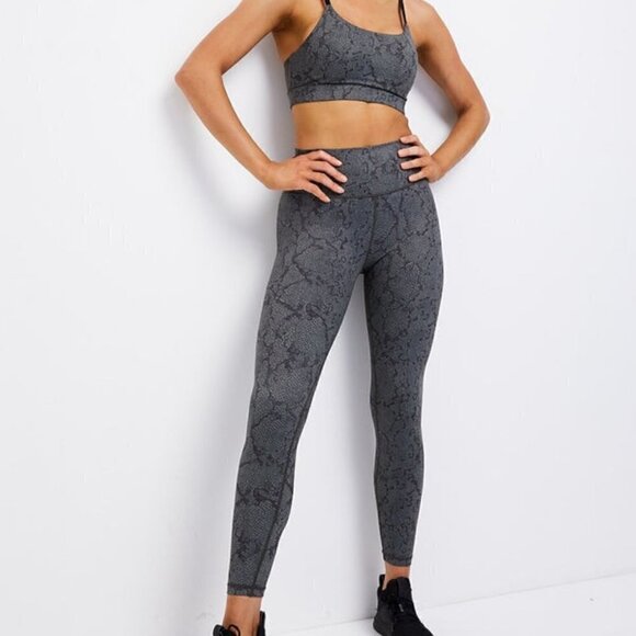 All Fenix Python Charcoal 7/8 Leggings NWT Size Large - Picture 1 of 13